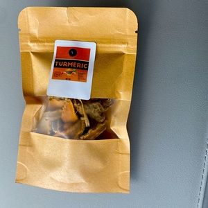 Natural turmeric roots